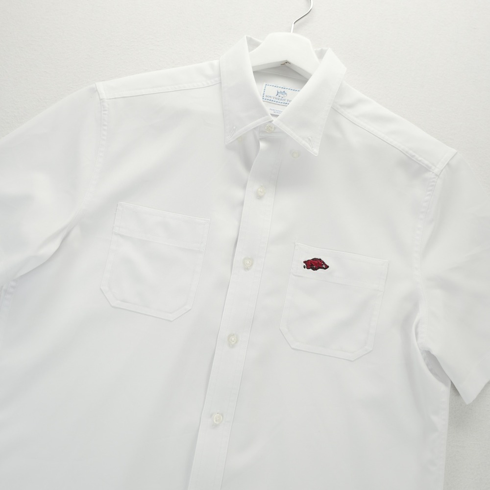 Southern Tide Arkansas Razorbacks Performance Shirt Mens Medium White SS 7336